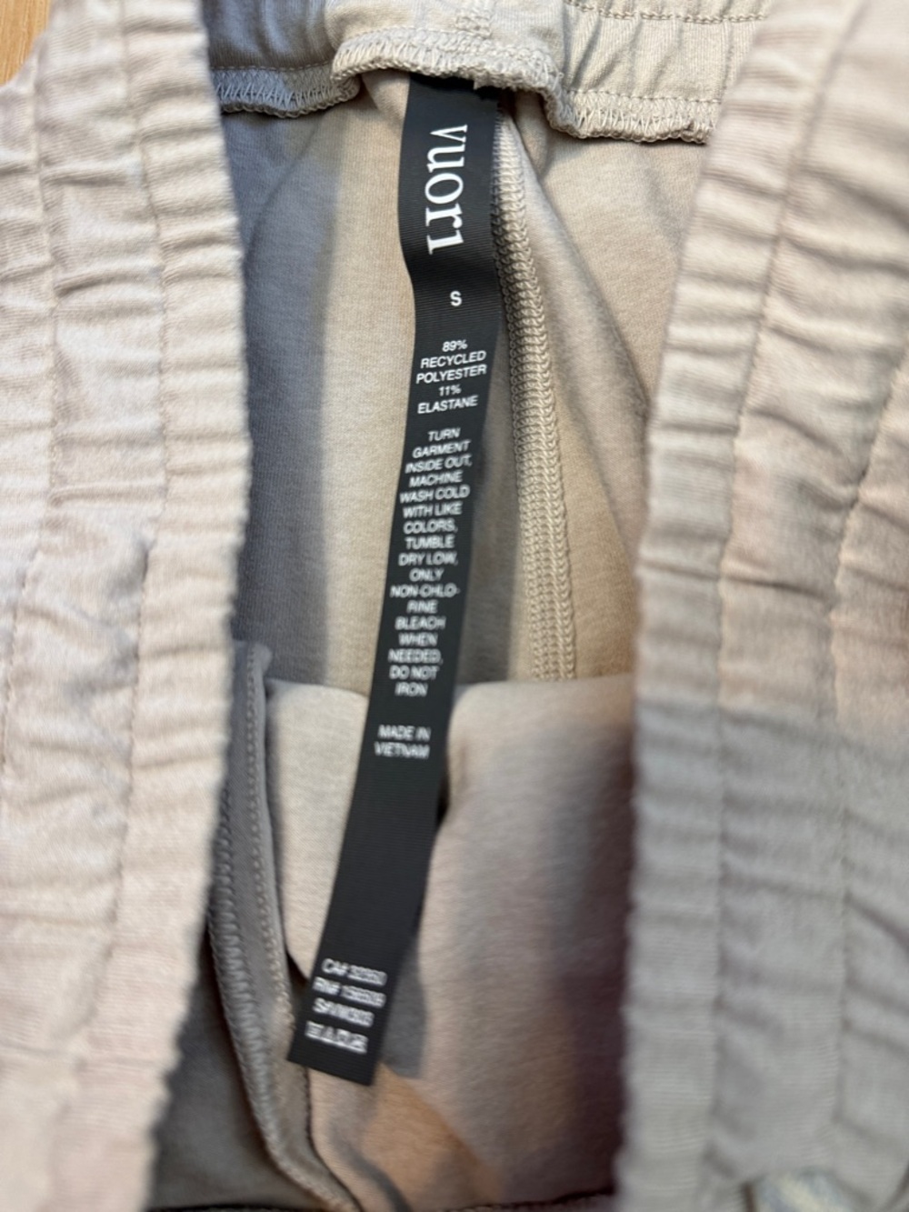 Vuori Women's Sunday Performance Joggers - Picture 5 of 6